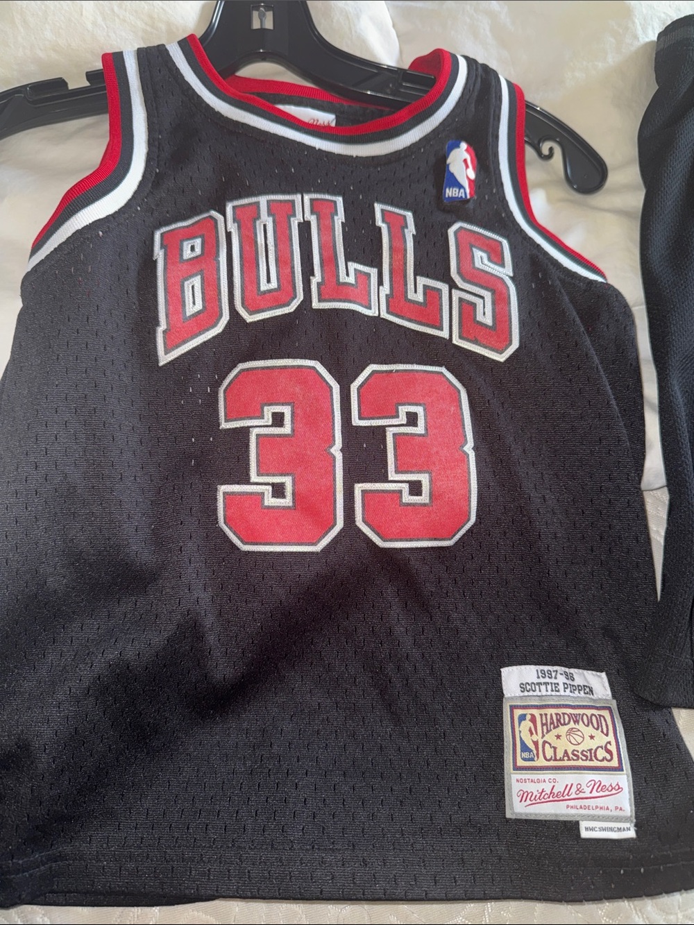 Mitchell & Ness Black Chicago Bulls Scottie Pippen #33 Jersey